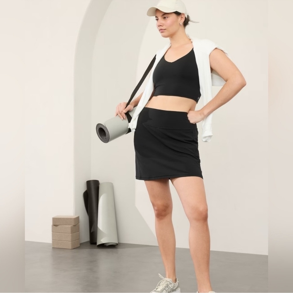 Athleta Salutation Stash Pocket 16.5" Skort Black Tennis Pickle Ball Golf Small